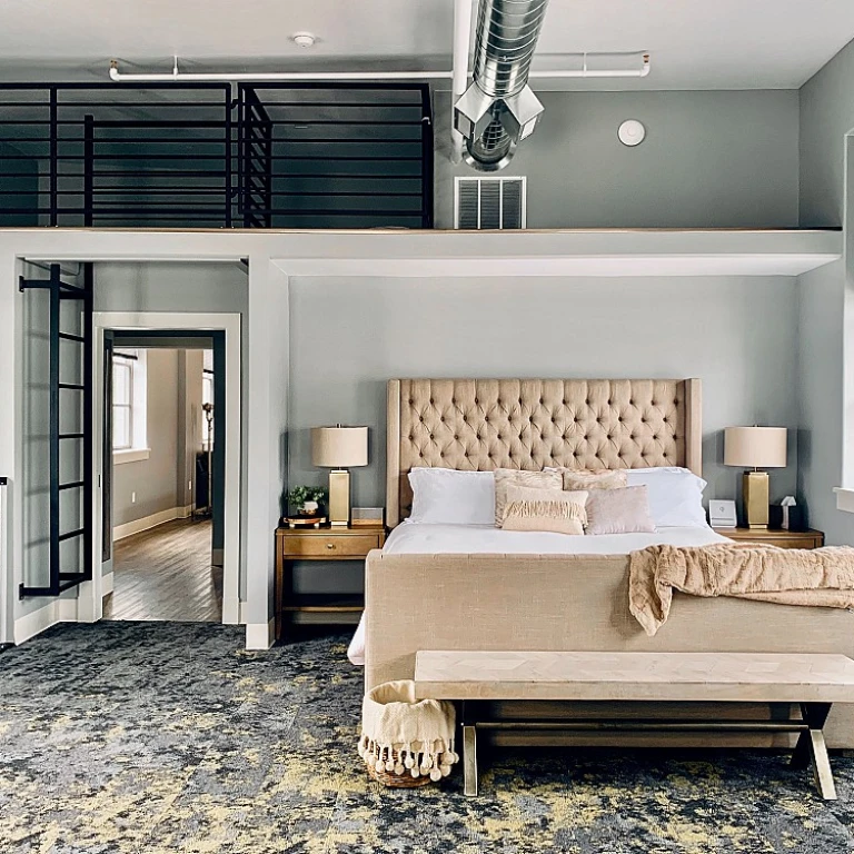 Élégance florale : intégrez un miroir à fleurs dans votre décoration