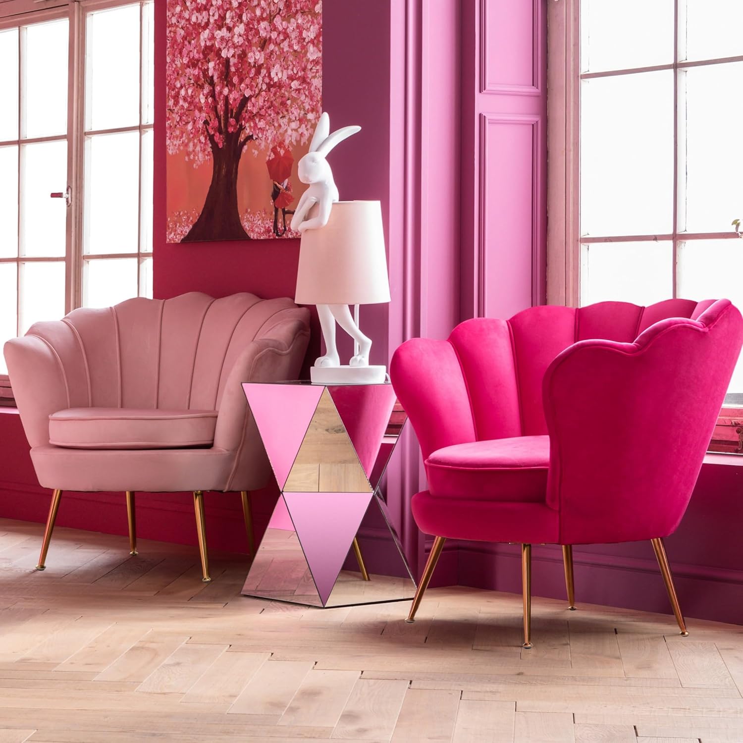 Kare Table d'appoint design de luxe en forme de triangle avec revêtement en verre miroir - Moderne glamour - Pour salon, chambre à coucher, couloir - 54 x 32 x 32 cm (H x l x P) Tables d'appoint