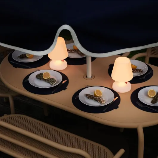 Fatboy® Edison the Petit - Lampe de table/d'extérieur/de chevet - Sans câble & rechargeable via USB Indoor & Outdoor - Blanc - 10" de haut X 6,2" rond