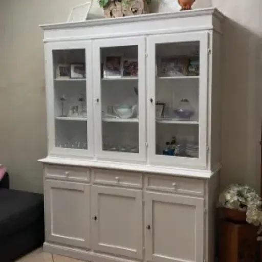 Test Mar.c.a Design Vitrine Blanc Mat : un gros meuble de rangement qui tient la route