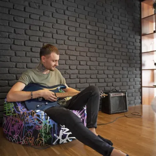 Test DreamRoots Pouf Graffiti : le gros coussin pour gamer qui fait le job sans chichi