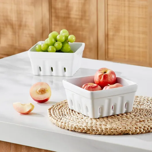 Berry Basket Lot de 2 bols à fruits carrés en céramique avec trous pour réfrigérateur - Corbeille à fruits pour décoration de cuisine - Blanc - 14,7 cm