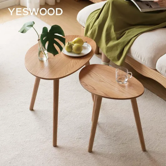 Lot de 2 Tables Gigognes, Table Basse Ovale en Chêne Massif, Design Galets, Table d’Appoint pour Salon, Balcon, Chêne Naturel Chêne Naturel Lot de 2 (65 x 44,5 x 50 cm)