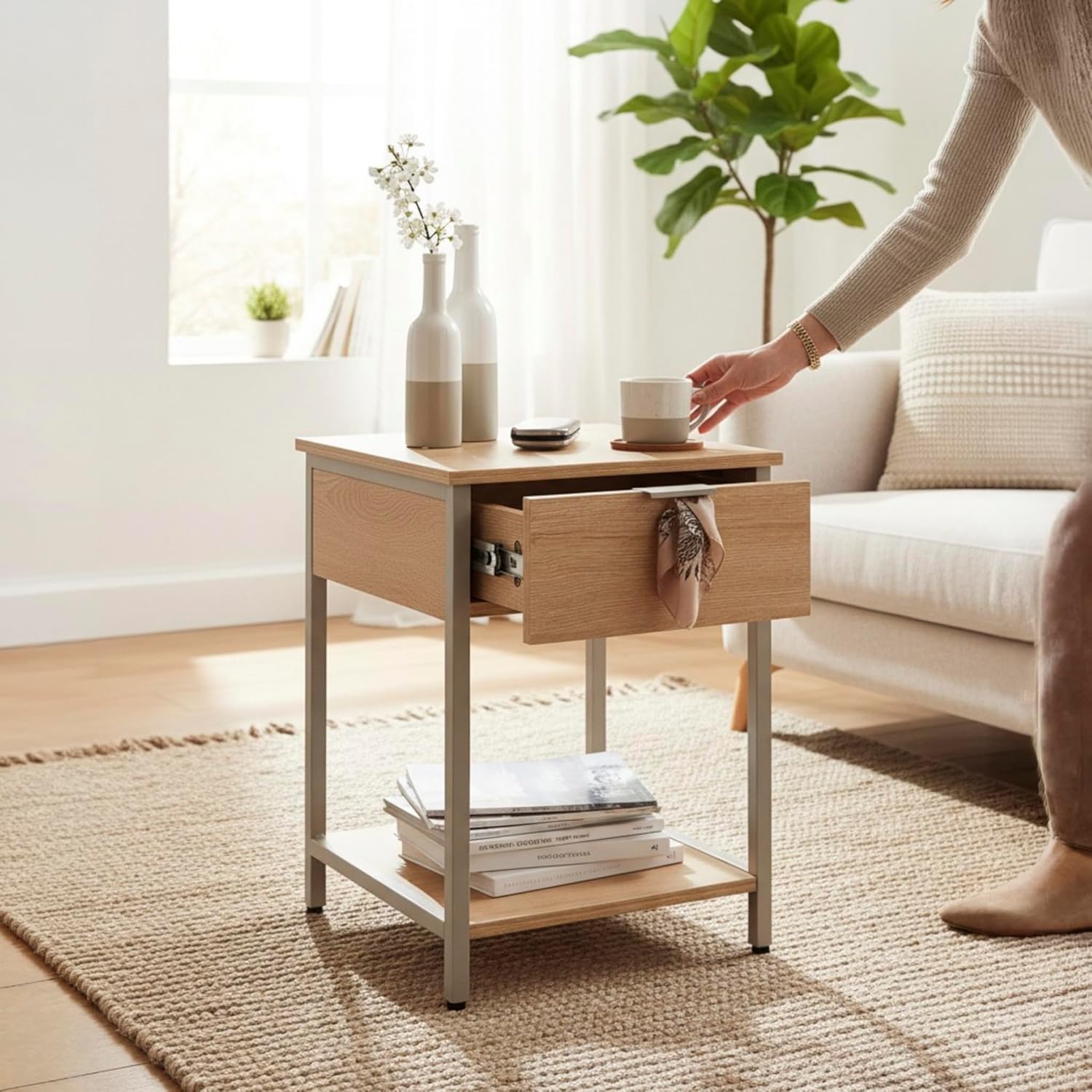 Table d'appoint avec tiroir, chêne Naturel, Gris Cachemire, métal, aggloméré, Table Basse Moderne avec tiroir - Dimensions : L 40 x H 55 x P 40 cm Style : Moderne L 40 x H 55 x P 40 cm Chêne Naturel, Gris - 37780
