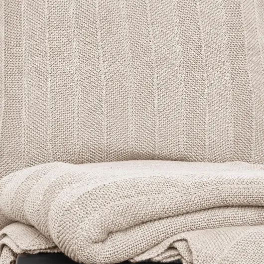 Couverture d'intérieur Milo Finement tricotée, 150x200 cm, Blanc crème, 100% Coton, Aspect Chevron