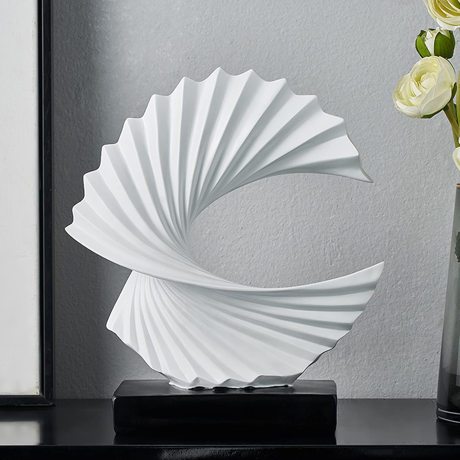 Modern Day Accents Sculpture Abstraite Base Noire, Vague De L'océan, Art De Table À La Maison, Décorations Élégantes pour Salon, Chambre À Coucher, Bureau De Bureau, Armoires,Blanc,H 28cm H 28cm White Blanc