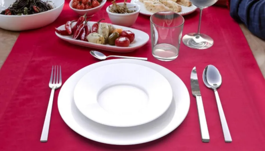 Giada Ménagère en Acier Inoxydable 18/10 pour 6 Personnes, 24 Couverts, avec 6 Fourchettes, 6 Couteaux de Table, 6 Cuillères, 6 Cuillères à Café, 3.5 mm d'épaisseur, Finition Polie Miroir Unique
