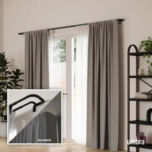 Test Umbra Twilight Double : la tringle à rideaux pratique pour vraiment assombrir une pièce