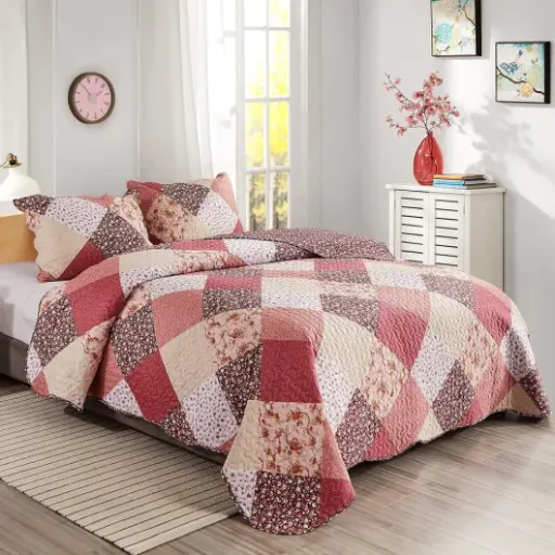 Test Qucover Patchwork 220x240 : un couvre-lit léger qui fait le job sans ruiner le budget