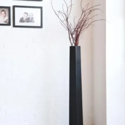Test VIVANNO Vase de Sol Obélisque Noir 100 cm : joli de loin, moins convaincant de près