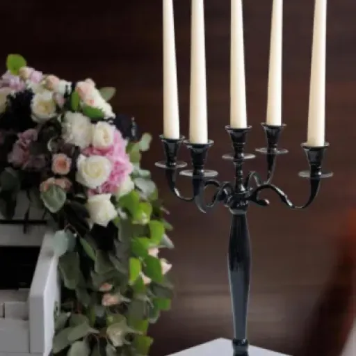 Test Gräfenstayn Chandelier 5 bras 78 cm : le gros bougeoir noir qui pose tout de suite l’ambiance